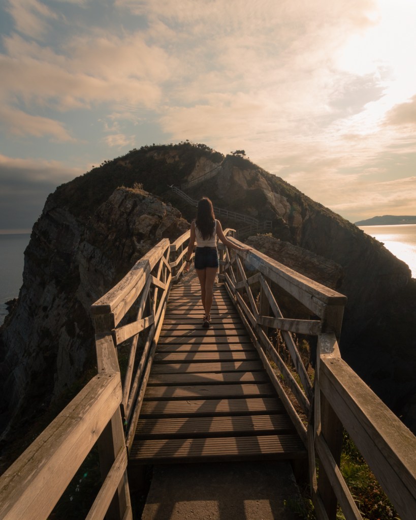 Paula caminando en la ruta de Fuciño do Porco