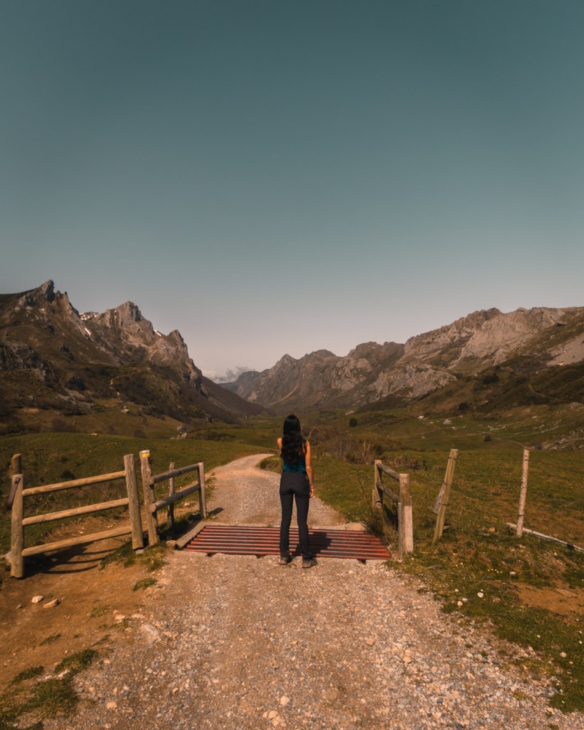 Paula en la ruta del Valle del Lago