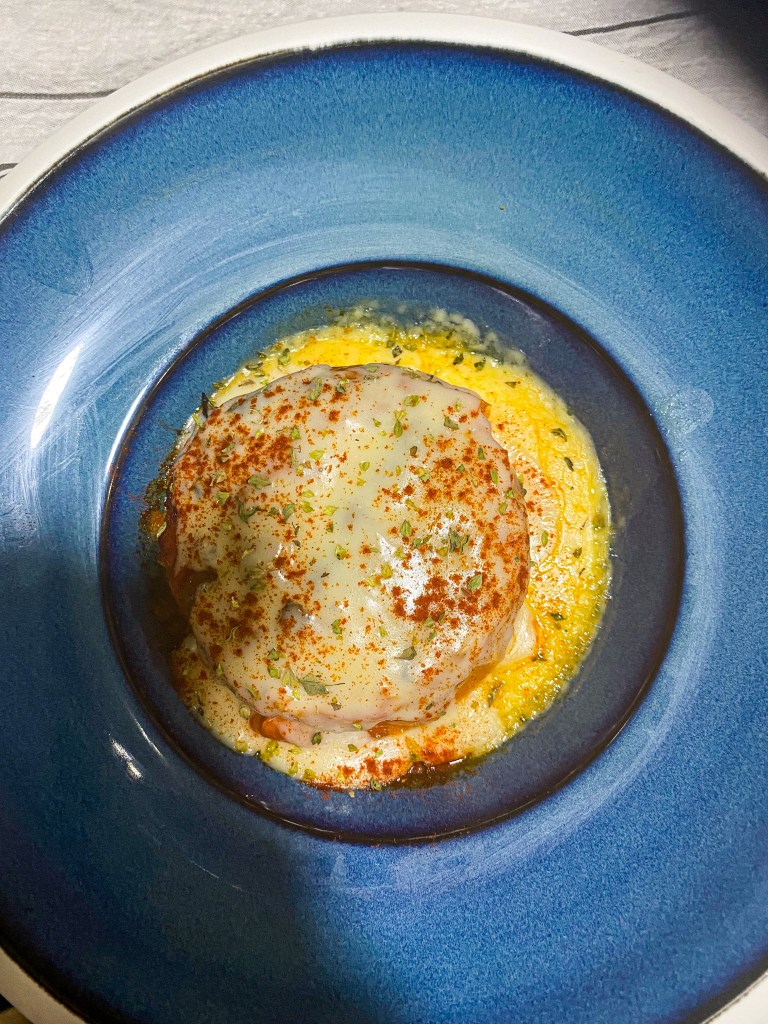 un rulo de cabra frito