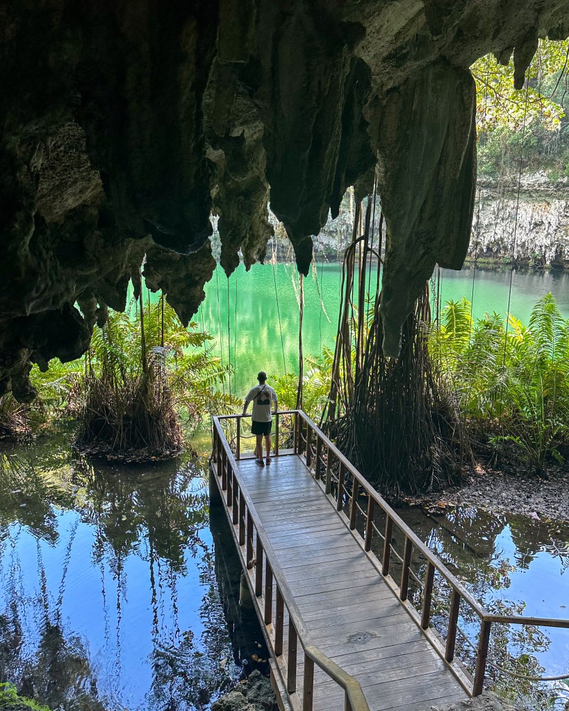 Parque natural tres ojos en santo domingo